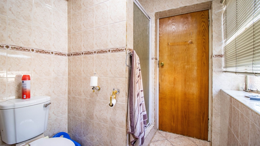 5 Bedroom Property for Sale in Primrose East Gauteng