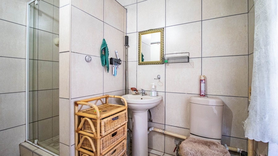5 Bedroom Property for Sale in Primrose East Gauteng