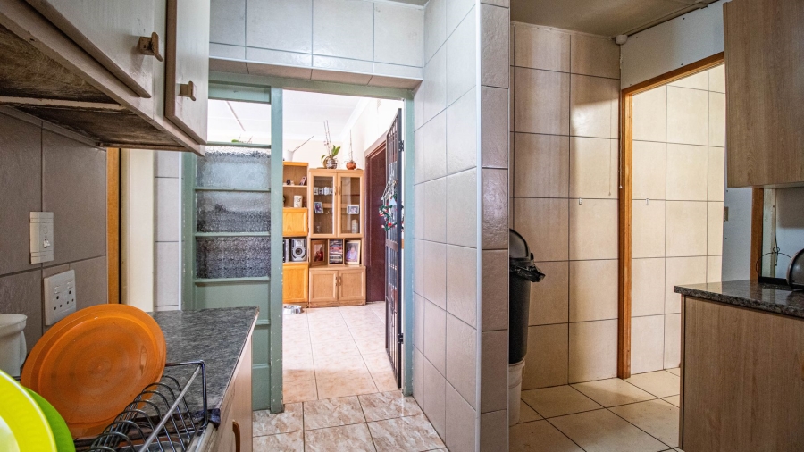 5 Bedroom Property for Sale in Primrose East Gauteng