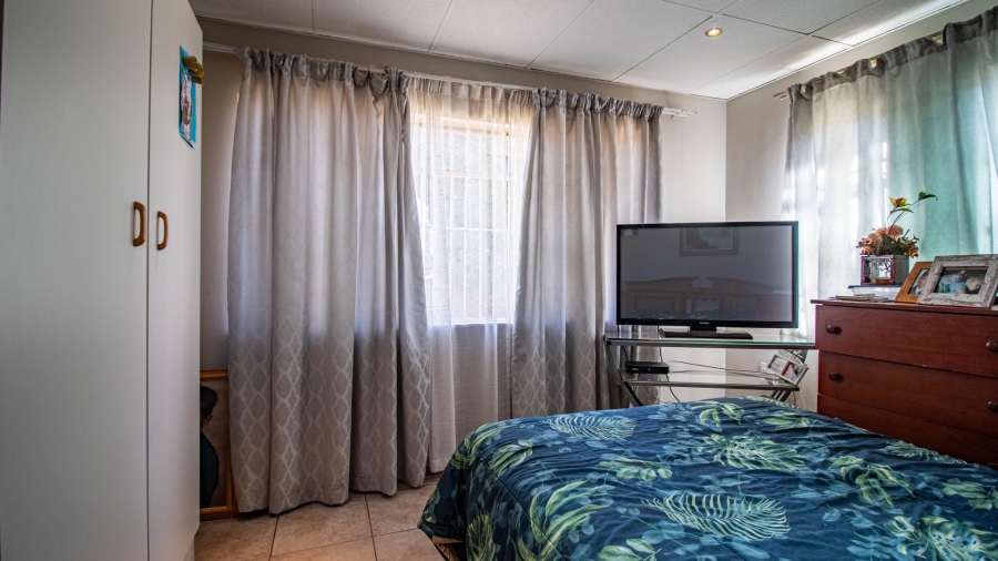 5 Bedroom Property for Sale in Primrose East Gauteng