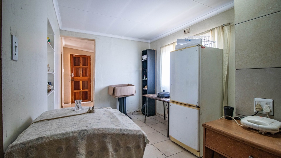 5 Bedroom Property for Sale in Primrose East Gauteng