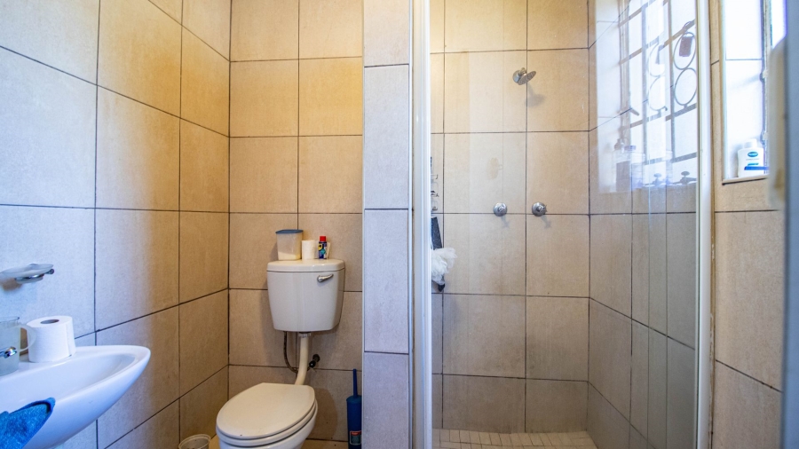 5 Bedroom Property for Sale in Primrose East Gauteng