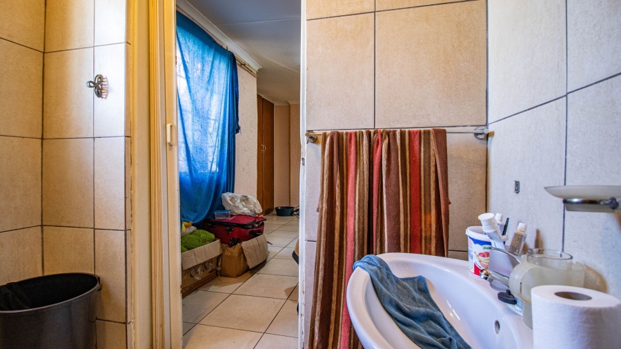 5 Bedroom Property for Sale in Primrose East Gauteng