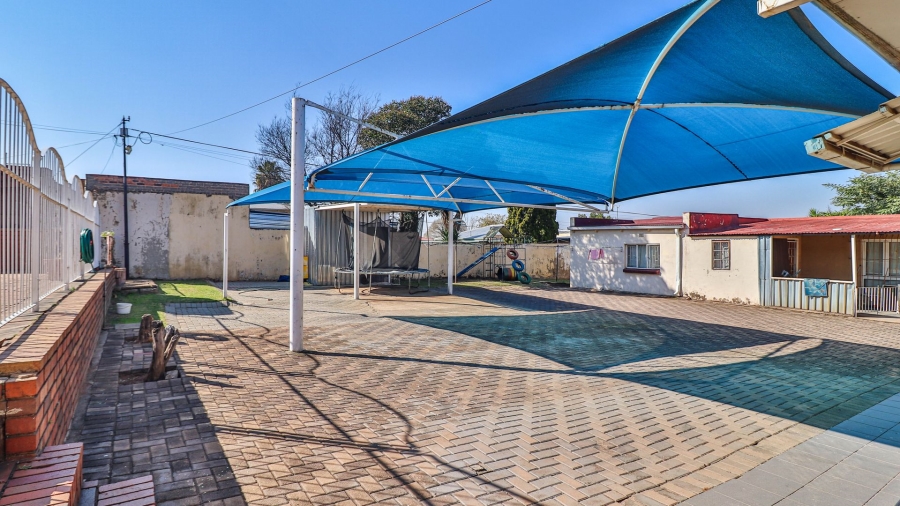 5 Bedroom Property for Sale in Primrose East Gauteng