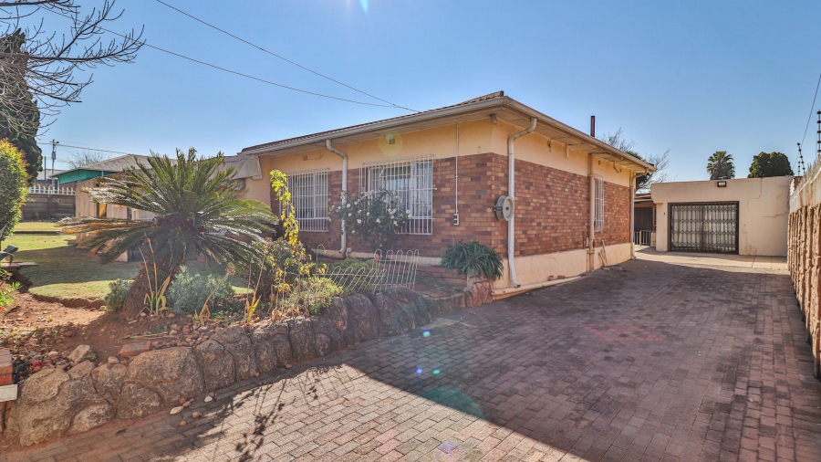 5 Bedroom Property for Sale in Primrose East Gauteng