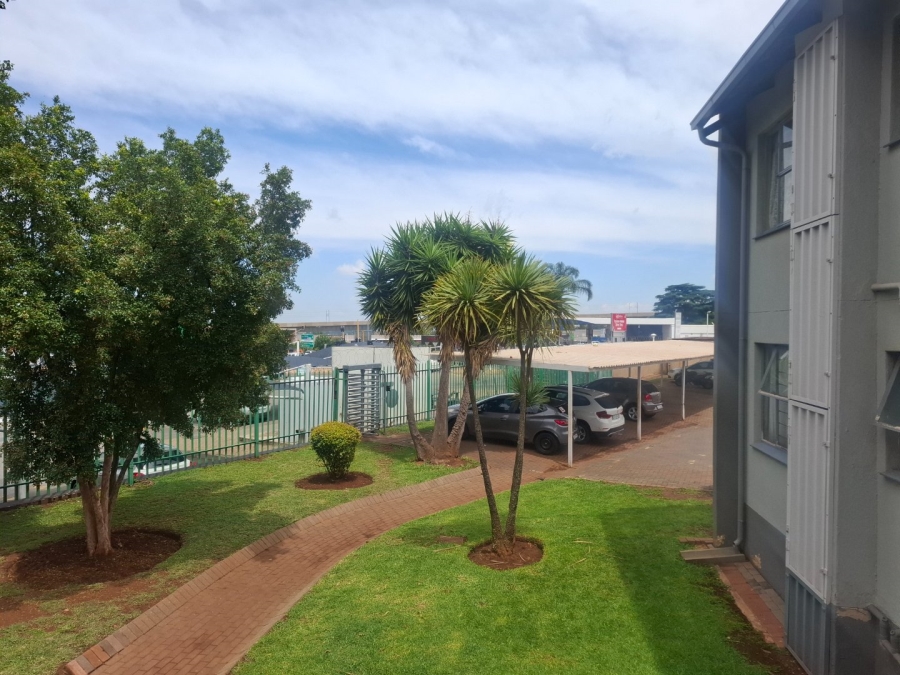 3 Bedroom Property for Sale in Die Hoewes Gauteng