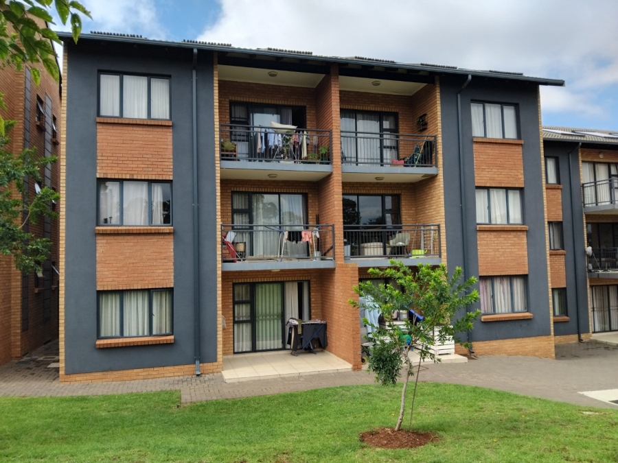 2 Bedroom Property for Sale in Die Hoewes Gauteng