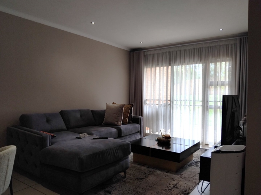 2 Bedroom Property for Sale in Die Hoewes Gauteng