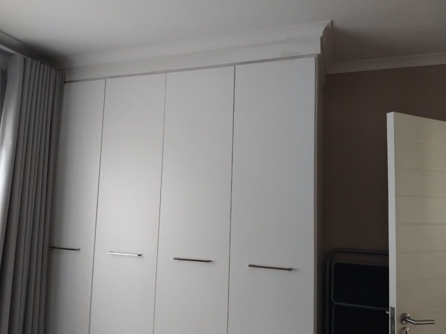 2 Bedroom Property for Sale in Die Hoewes Gauteng