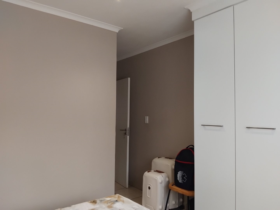 2 Bedroom Property for Sale in Die Hoewes Gauteng