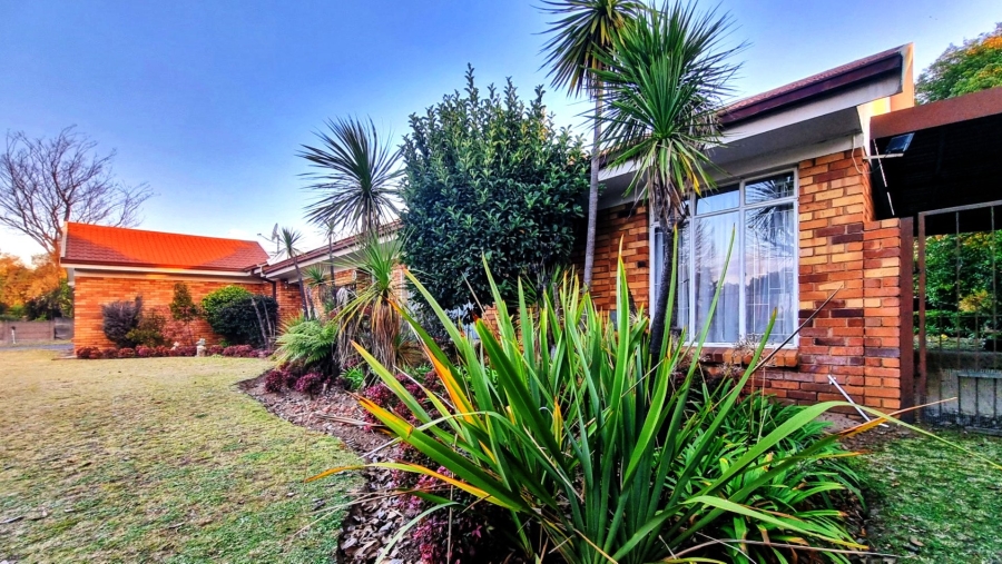 4 Bedroom Property for Sale in Three Rivers East Gauteng