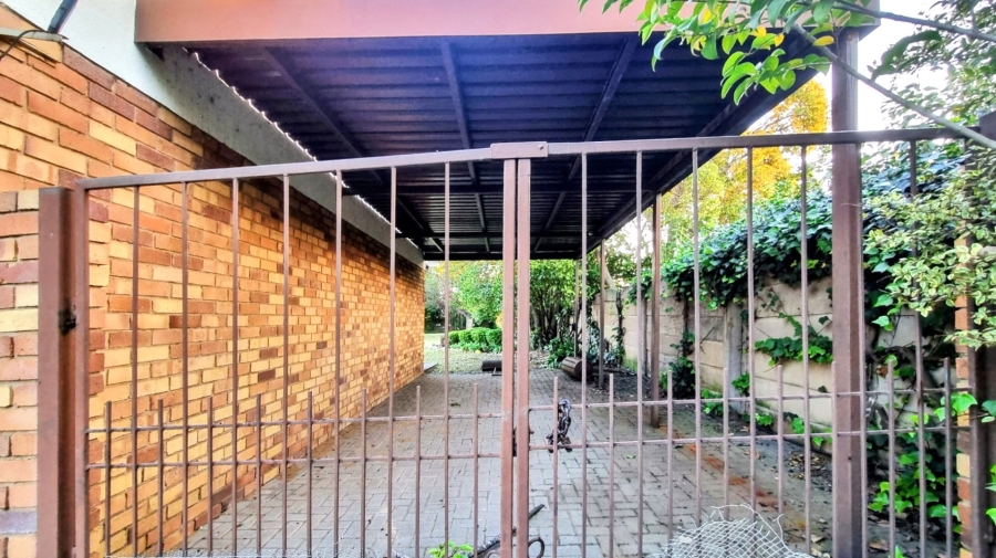 4 Bedroom Property for Sale in Three Rivers East Gauteng