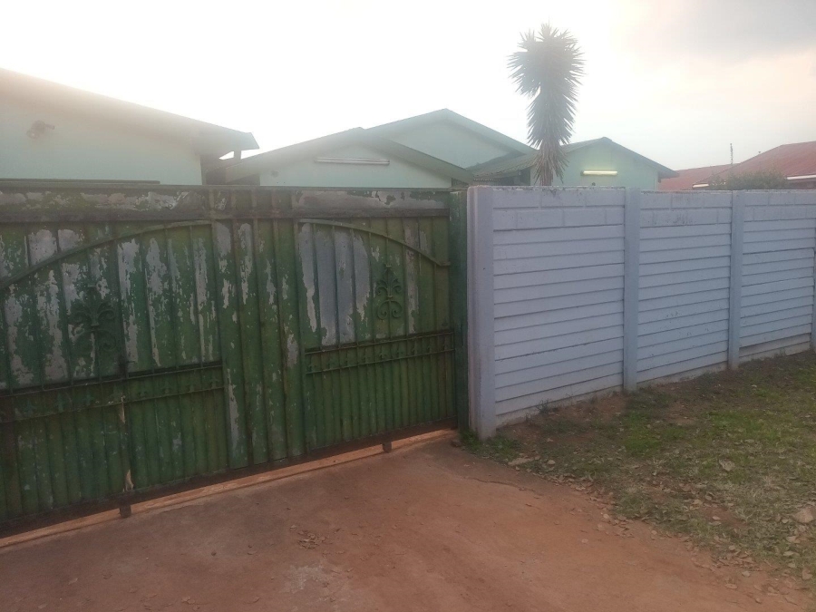 4 Bedroom Property for Sale in Palm Ridge Gauteng