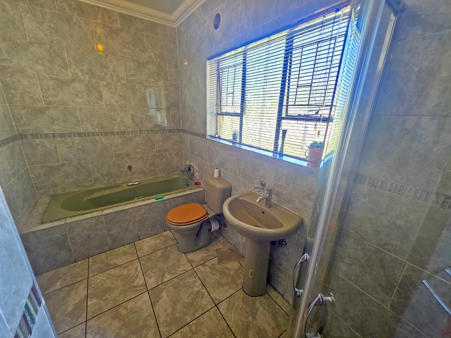 4 Bedroom Property for Sale in Rynfield Gauteng