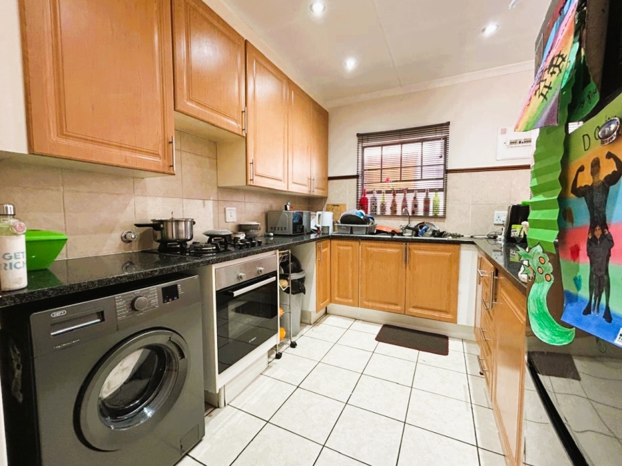 2 Bedroom Property for Sale in Eco Park Gauteng