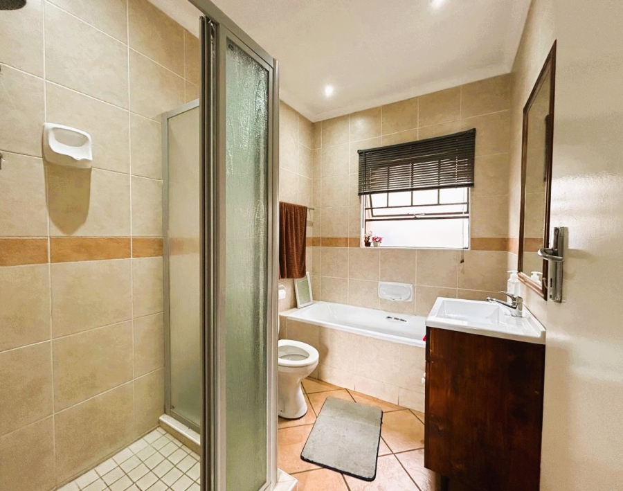 2 Bedroom Property for Sale in Eco Park Gauteng