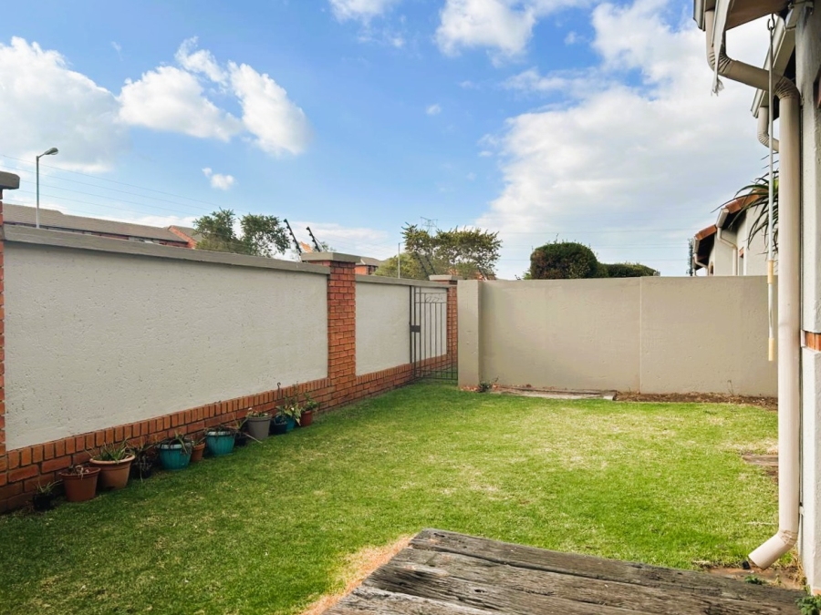 2 Bedroom Property for Sale in Eco Park Gauteng