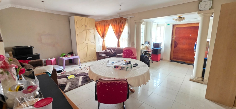 7 Bedroom Property for Sale in Laudium Gauteng