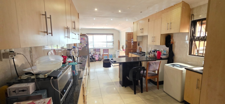 7 Bedroom Property for Sale in Laudium Gauteng