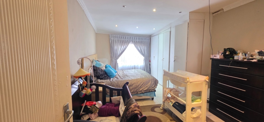 7 Bedroom Property for Sale in Laudium Gauteng