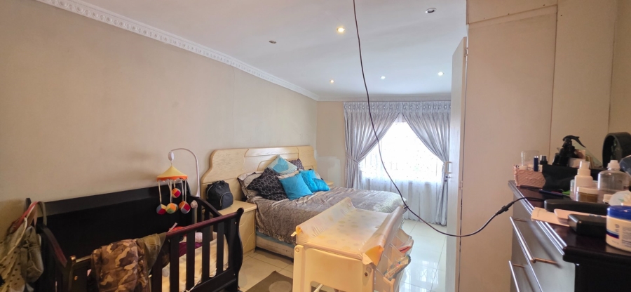 7 Bedroom Property for Sale in Laudium Gauteng