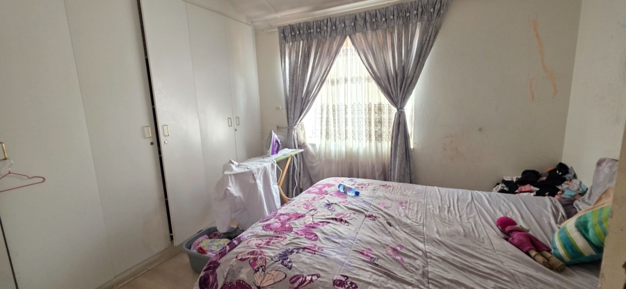 7 Bedroom Property for Sale in Laudium Gauteng