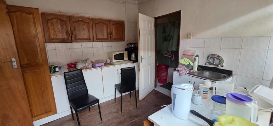 7 Bedroom Property for Sale in Laudium Gauteng