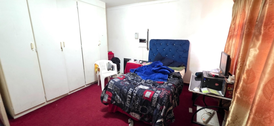 7 Bedroom Property for Sale in Laudium Gauteng