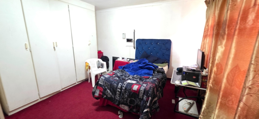 7 Bedroom Property for Sale in Laudium Gauteng