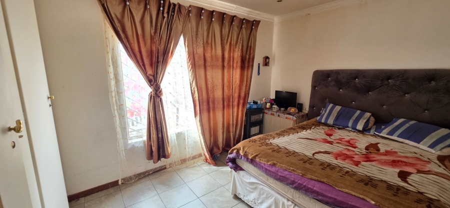 7 Bedroom Property for Sale in Laudium Gauteng