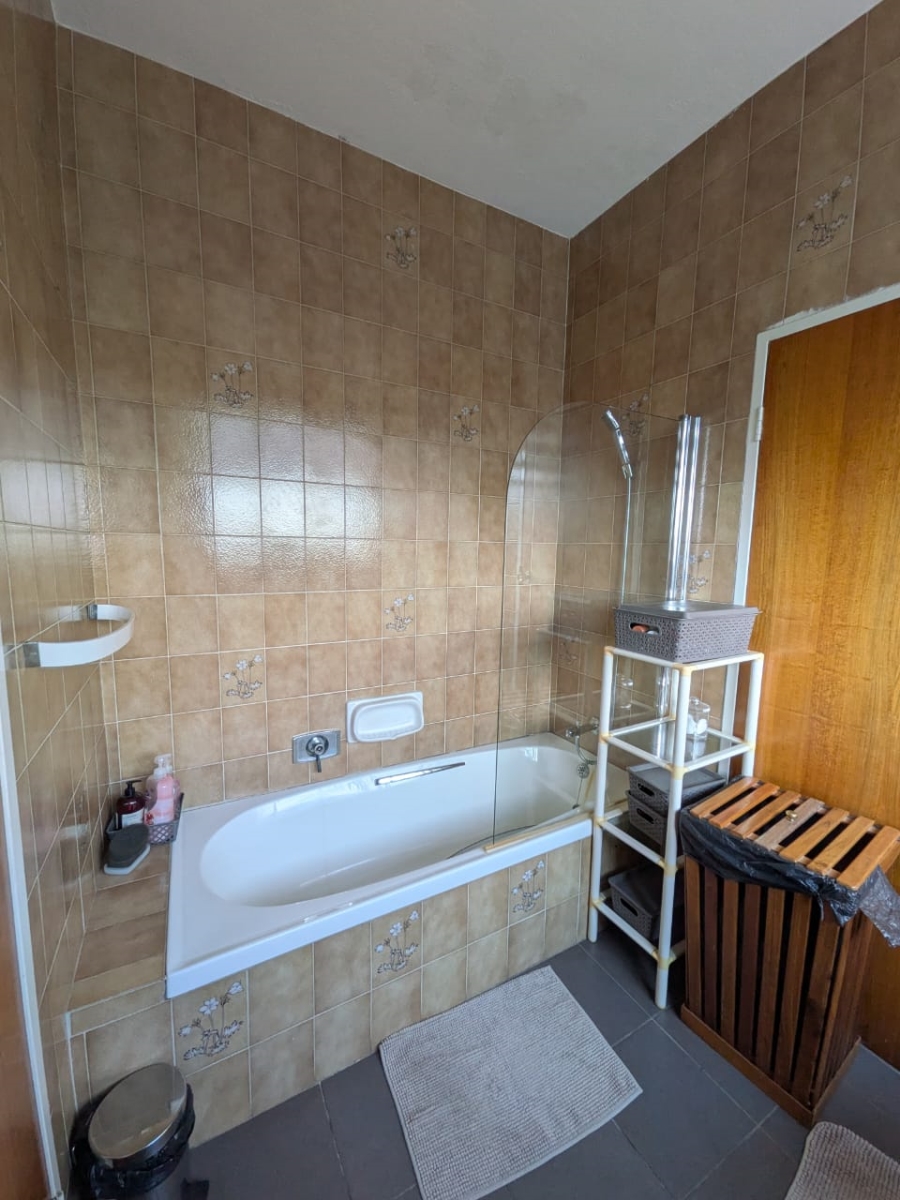 2 Bedroom Property for Sale in Melrose Gauteng