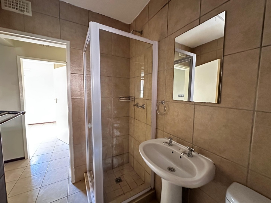 To Let 1 Bedroom Property for Rent in Erand Gardens Gauteng