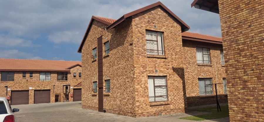2 Bedroom Property for Sale in Crystal Park Gauteng
