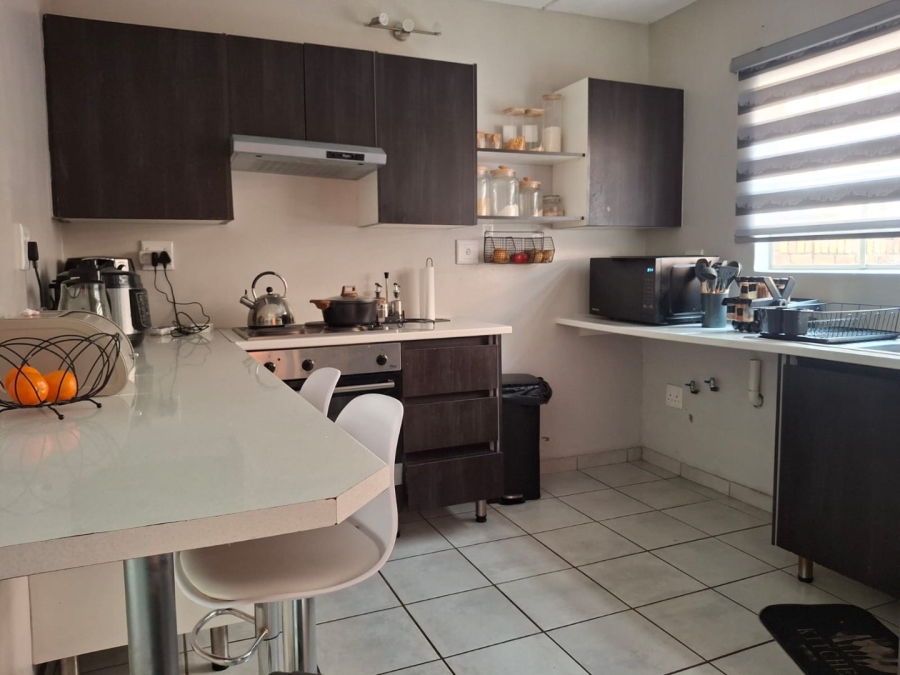 2 Bedroom Property for Sale in Crystal Park Gauteng