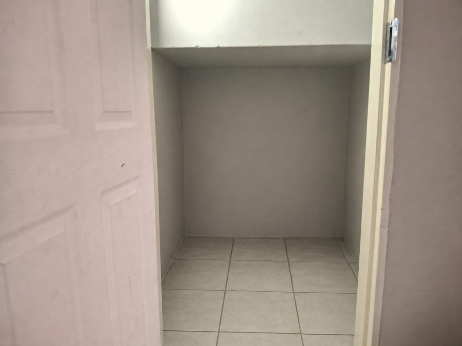 2 Bedroom Property for Sale in Crystal Park Gauteng