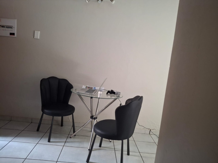 2 Bedroom Property for Sale in Crystal Park Gauteng