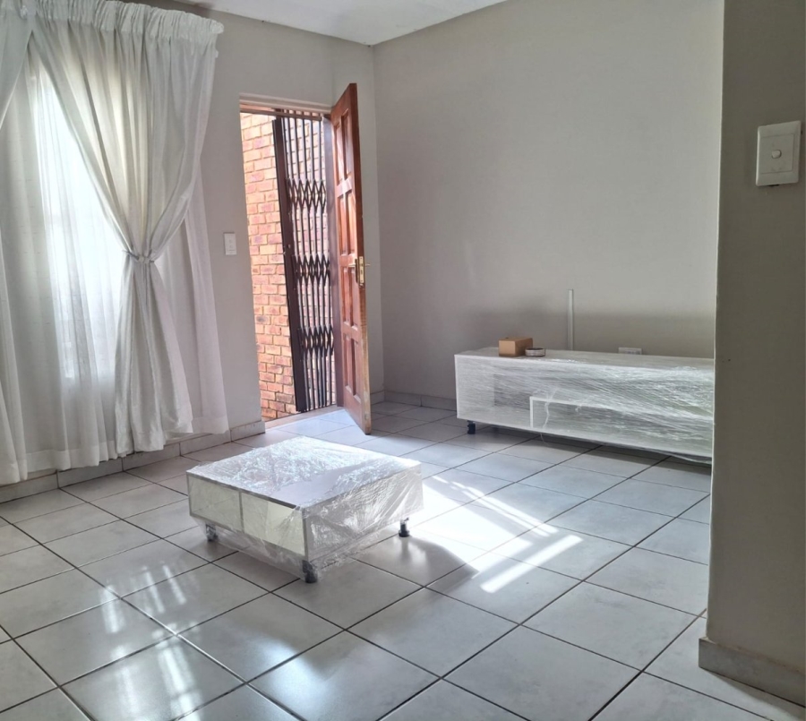 2 Bedroom Property for Sale in Crystal Park Gauteng