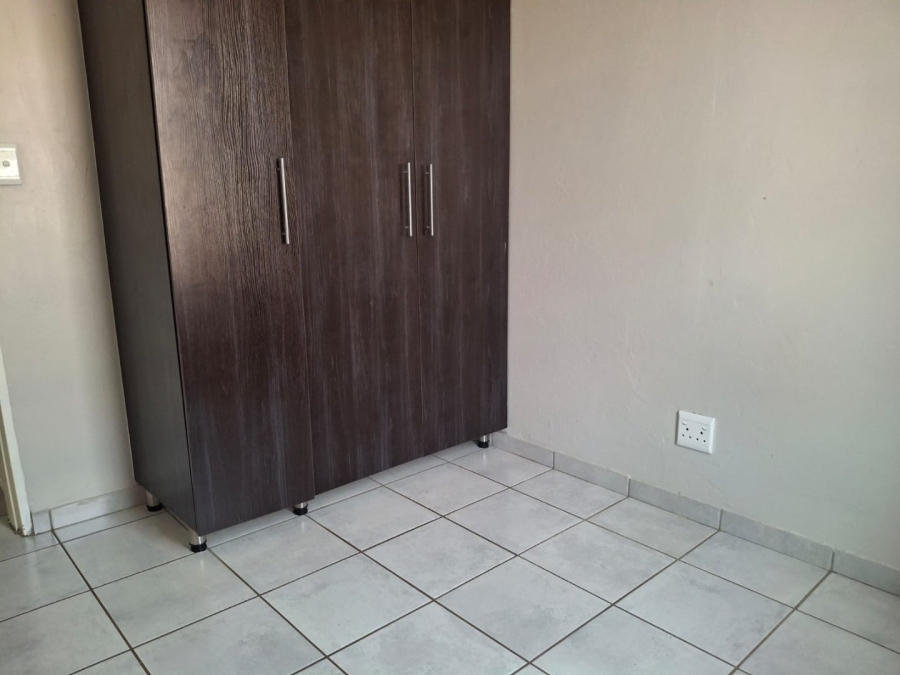 2 Bedroom Property for Sale in Crystal Park Gauteng