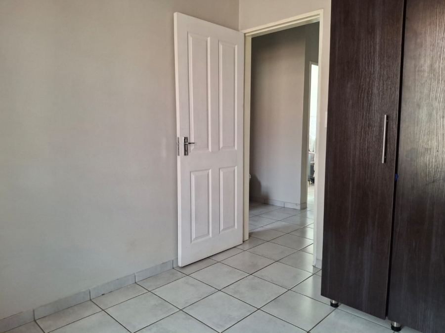 2 Bedroom Property for Sale in Crystal Park Gauteng