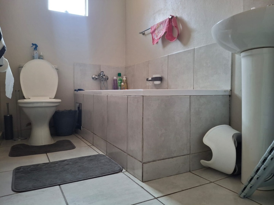 2 Bedroom Property for Sale in Crystal Park Gauteng