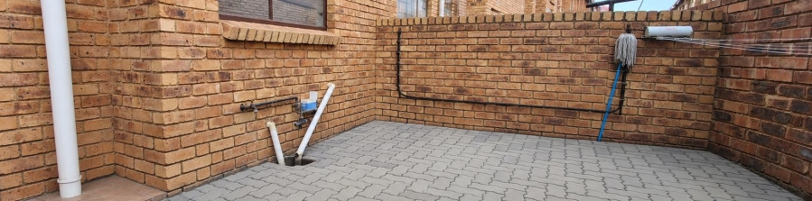 2 Bedroom Property for Sale in Crystal Park Gauteng