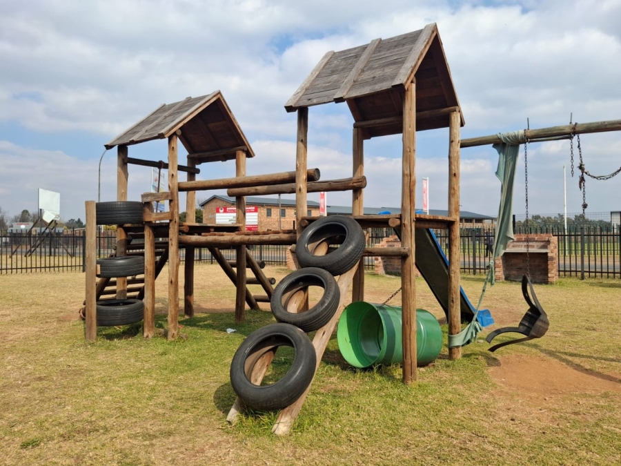 2 Bedroom Property for Sale in Crystal Park Gauteng