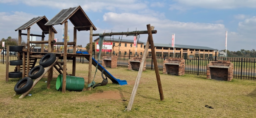 2 Bedroom Property for Sale in Crystal Park Gauteng