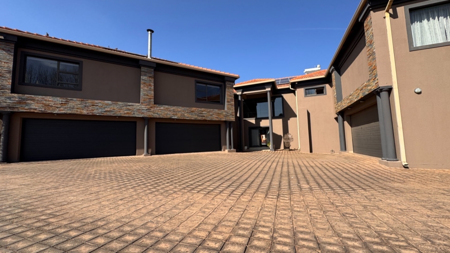 4 Bedroom Property for Sale in Three Rivers East Gauteng