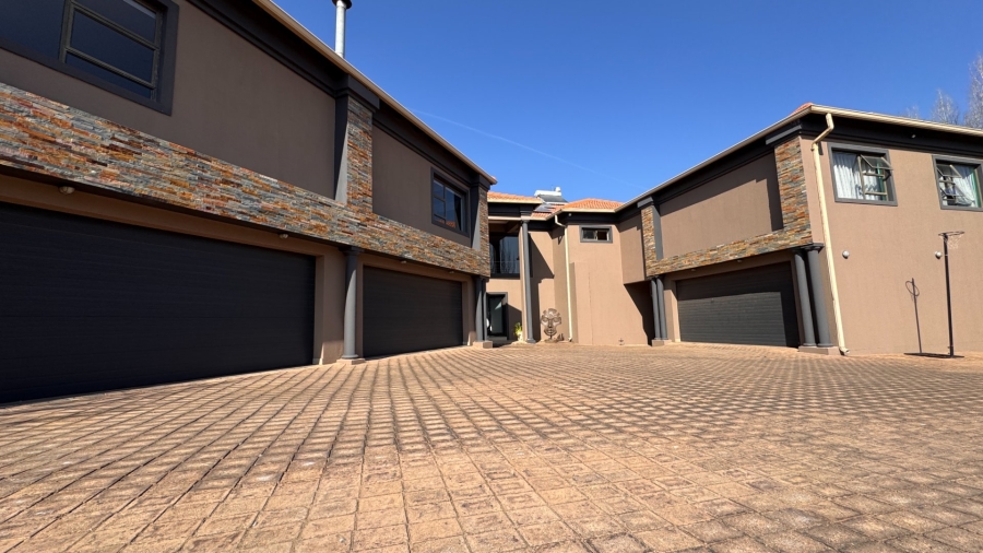 4 Bedroom Property for Sale in Three Rivers East Gauteng