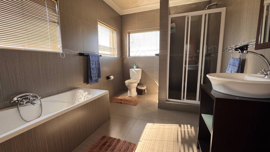 4 Bedroom Property for Sale in Three Rivers East Gauteng