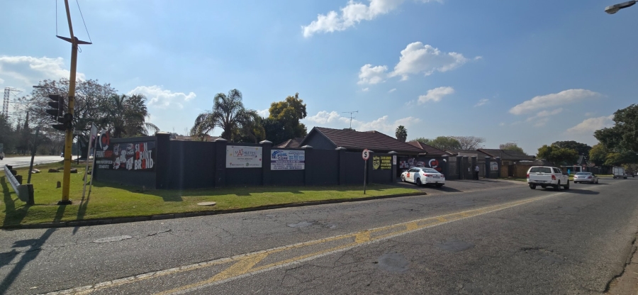 To Let Commercial Property for Rent in Randhart Gauteng