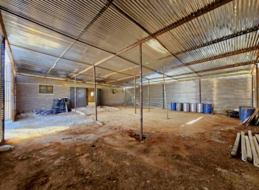  Bedroom Property for Sale in Glen Austin Gauteng