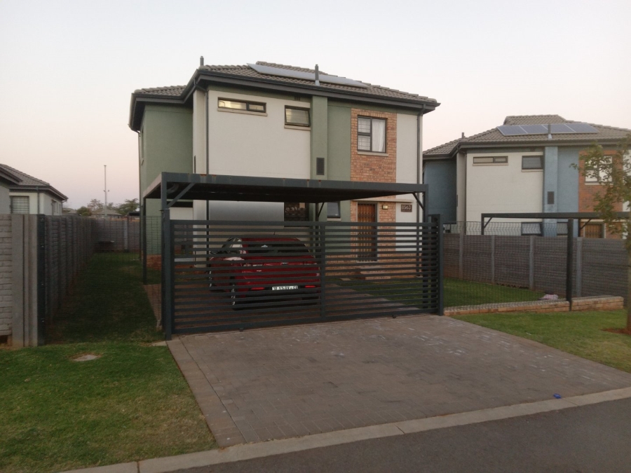 4 Bedroom Property for Sale in Lotus Gardens Gauteng