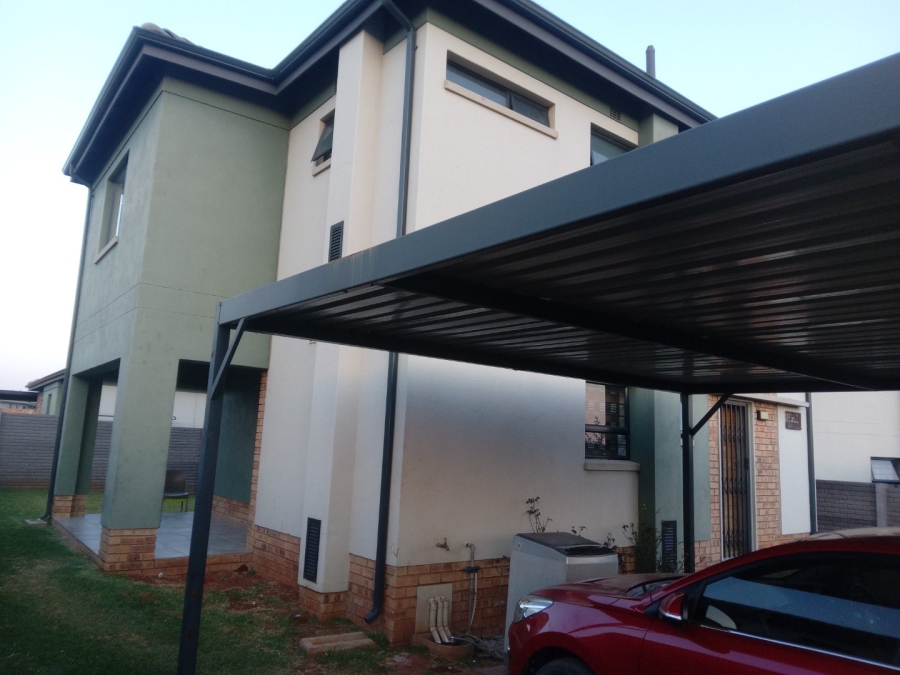 4 Bedroom Property for Sale in Lotus Gardens Gauteng